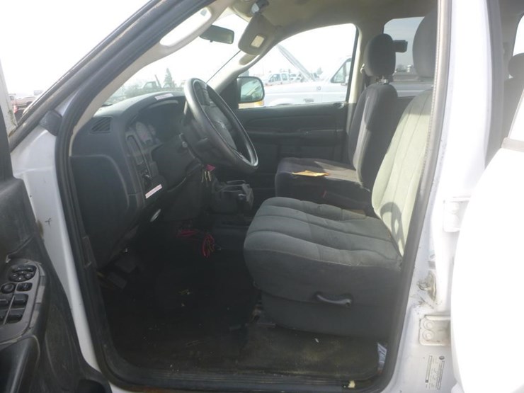 2005-dodge-1500-image-8