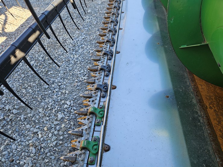 2010-john-deere-635f-image-4