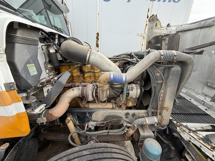 1988-freightliner-flc120-image-38