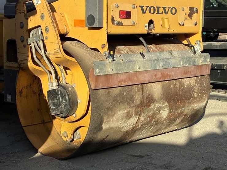 2018-volvo-dd25b-image-8