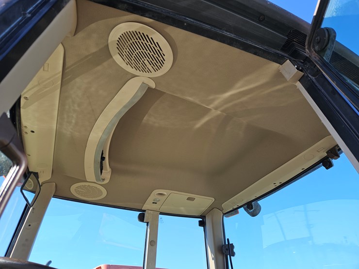 2003-john-deere-6420-image-11