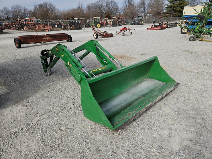 2019-john-deere-h310-image-1