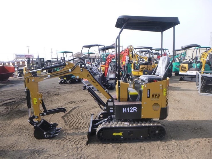 agt-h12r-hydraulic-excavator-image-5