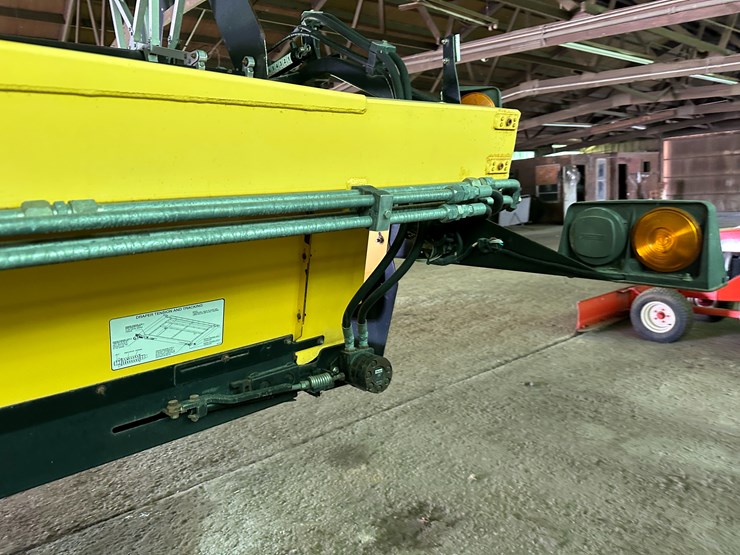 2011-new-holland-92c-image-5