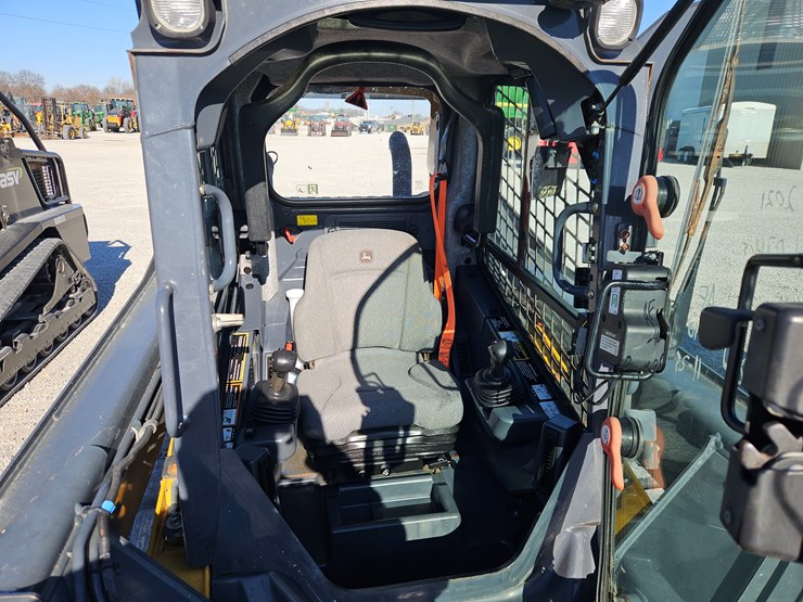 2021-deere-325g-image-7