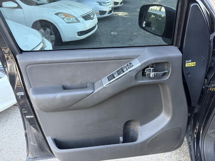 2012-nissan-pathfinder-image-10