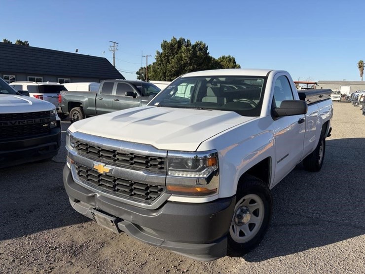 2018-chevrolet-silverado-1500-image-1