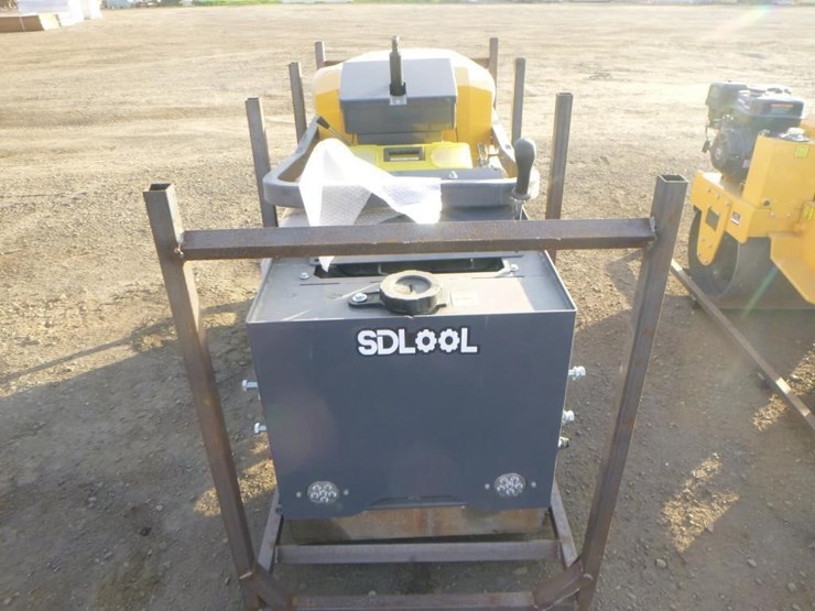 sdlool-sl1000-tandem-vibratory-roller-image-6