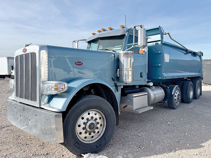 2024-peterbilt-389-image-1