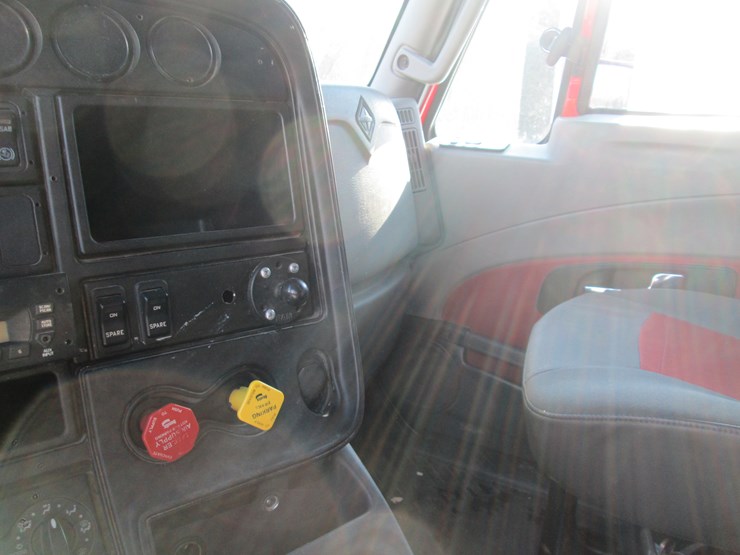 2017-international-prostar-image-33