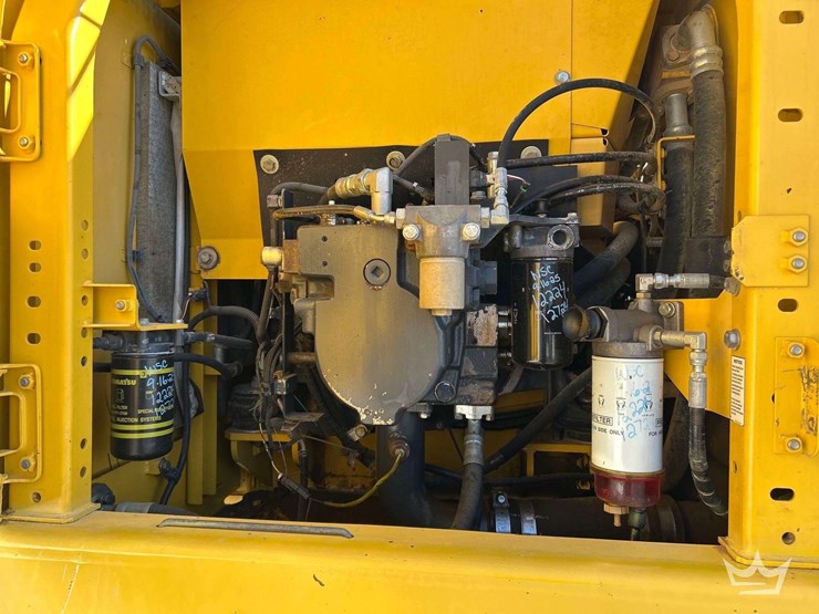 2013-komatsu-pc210-image-9