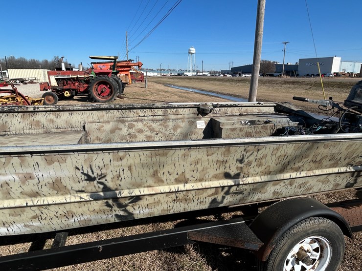 #37821-•-xpress-16'-flat-bottom-fishing-boat-w/-trailer-image-6