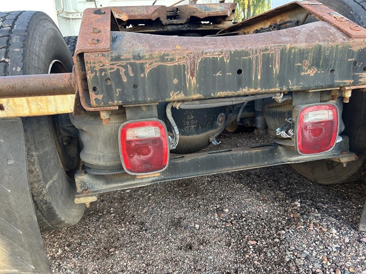 1999-volvo-vnl64t770-image-61