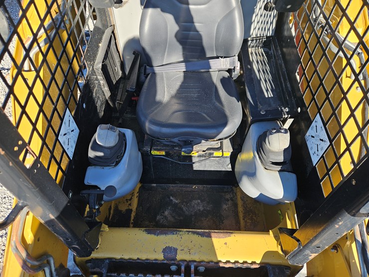 2012-caterpillar-259b3-image-9