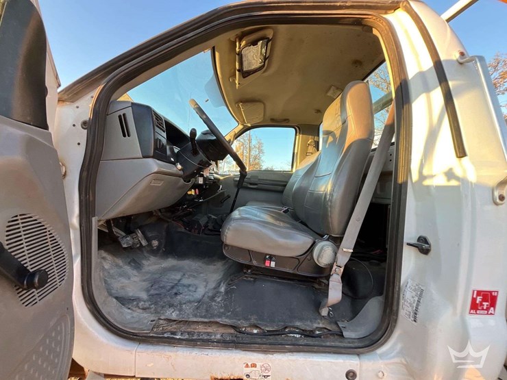 2006-ford-f750-image-11