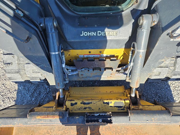 2021-deere-325g-image-5