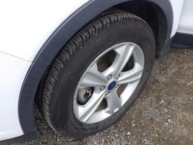 2015-ford-escape-image-13