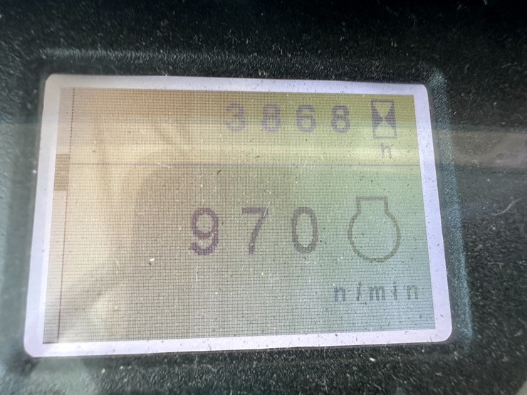 2014-john-deere-6105m-image-72