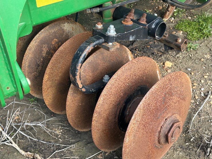 john-deere-2310-image-8