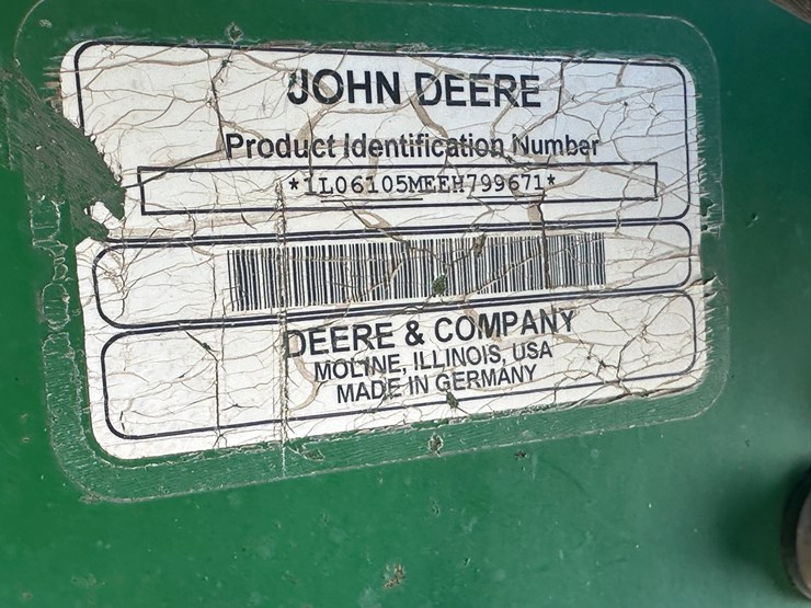 2014-john-deere-6105m-image-73