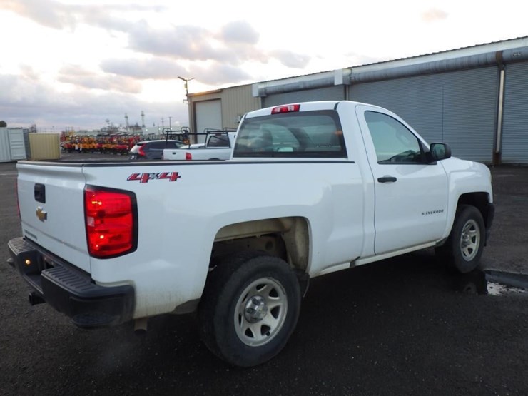 2018-chevrolet-1500-image-4