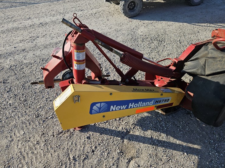 2015-new-holland-h6750-image-5