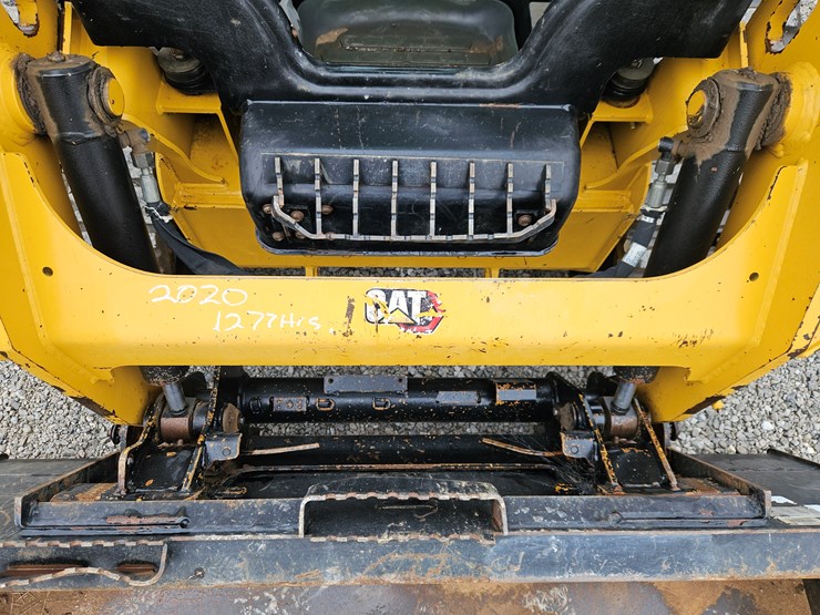 2020-caterpillar-239d3-image-5