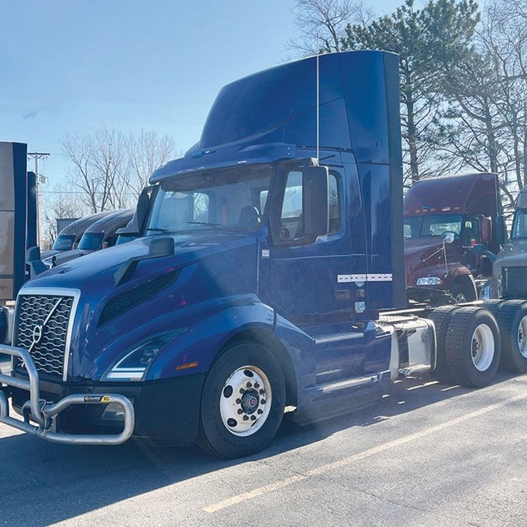 2020 VOLVO VNL 300