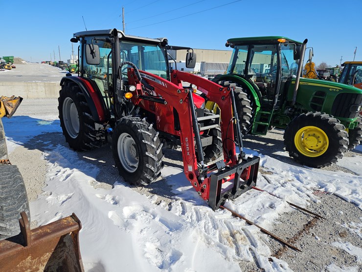 2017-massey-ferguson-4710-image-23