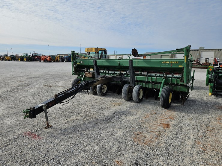 2001-john-deere-1530-image-12