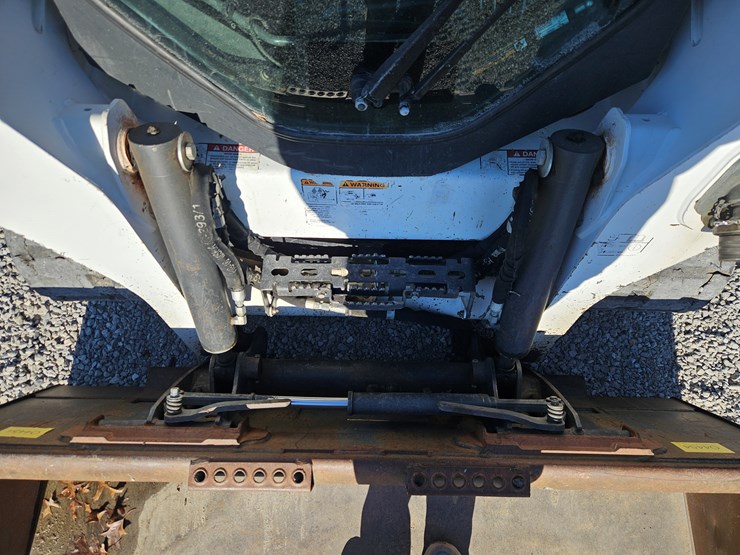 2019-bobcat-t595-image-5