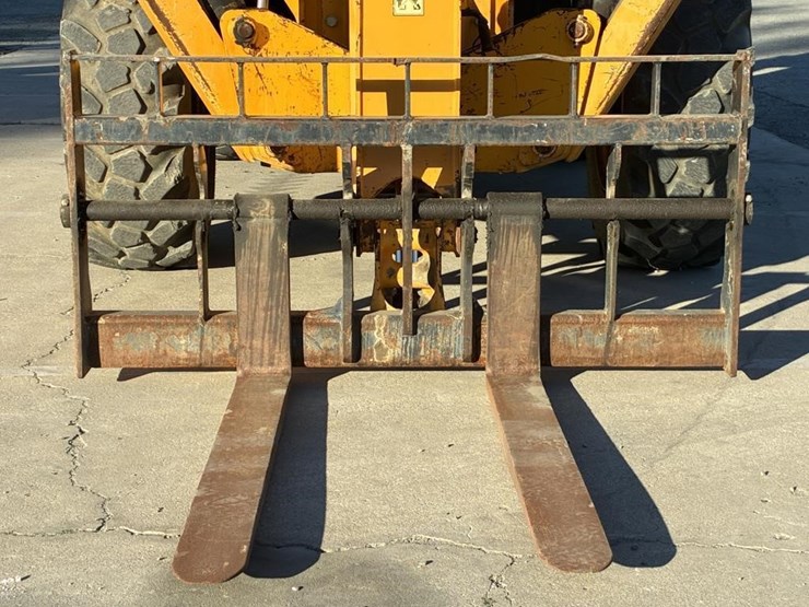 2019-jcb-512-56-image-7