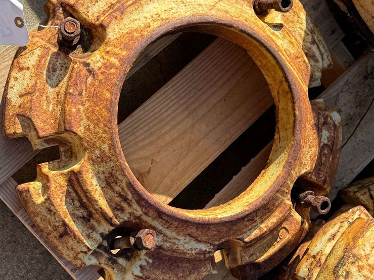 (1)-john-deere-wheel-weight-image-1