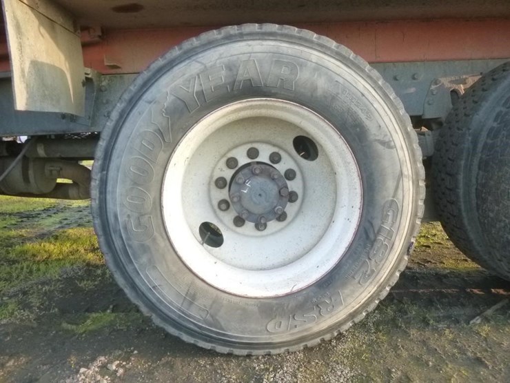 2001-international-2574-image-9