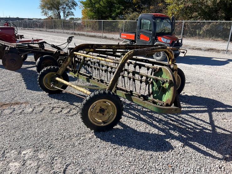 #208195-•-john-deere-rake-image-3