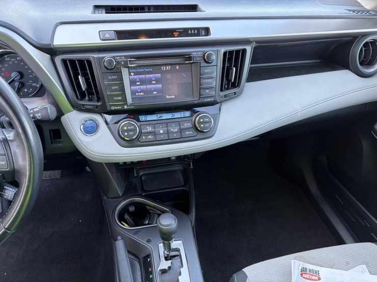 2018-toyota-rav4-image-13