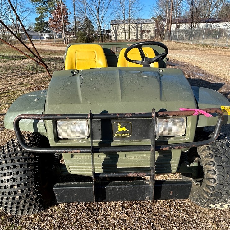 JOHN DEERE GATOR