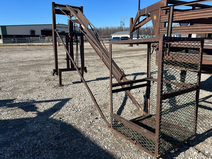 #38037-•-3pt-boom-lift-w/personnel-basket-image-2