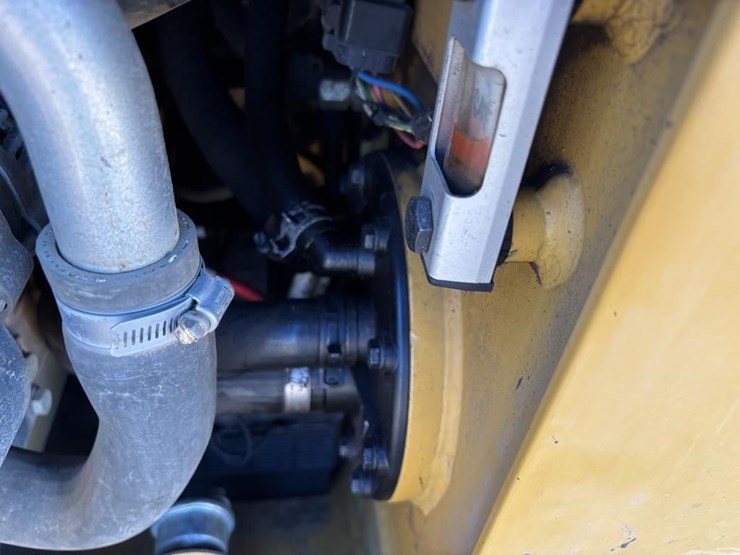 2018-caterpillar-226d-image-37