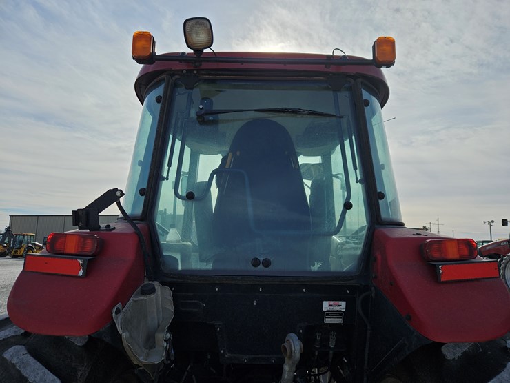 2015-case-ih-farmall-110a-image-13