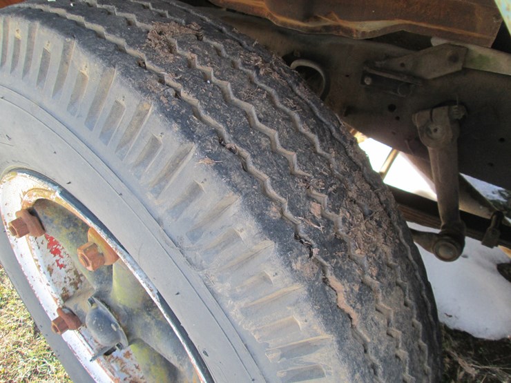 1974-ford-f700-image-13