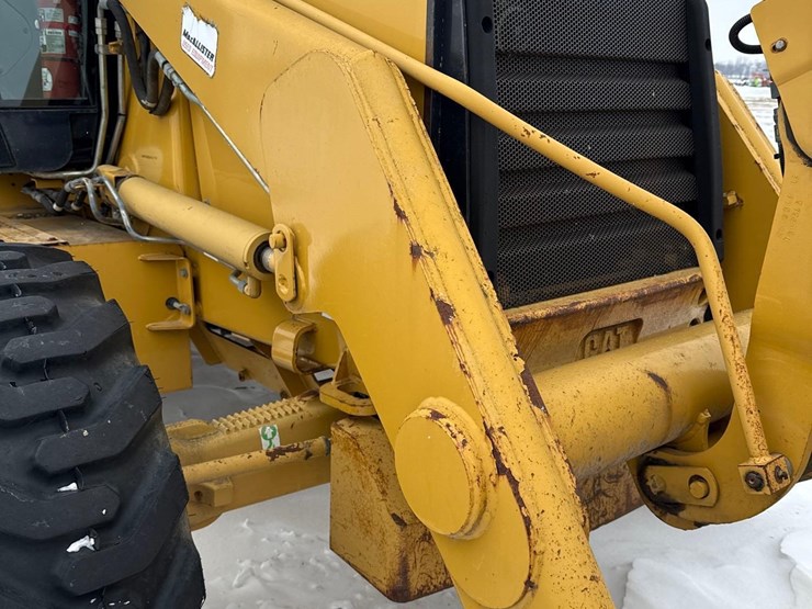 caterpillar-430d-image-19