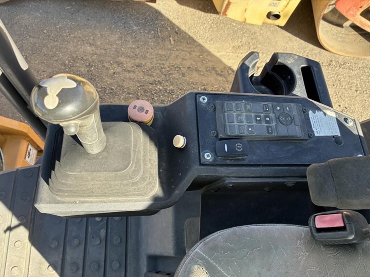 2018-volvo-sd45b-image-15