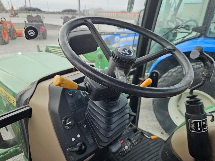 2013-john-deere-5075e-image-14