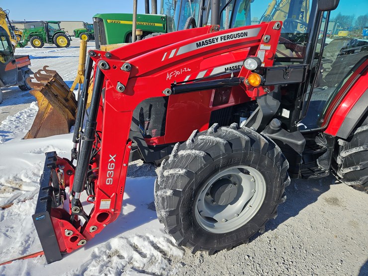 2017-massey-ferguson-4710-image-6