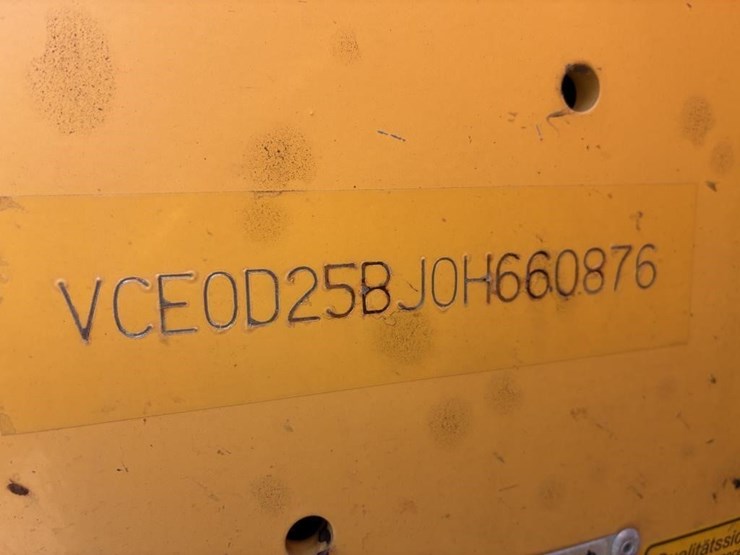 2018-volvo-dd25b-image-23