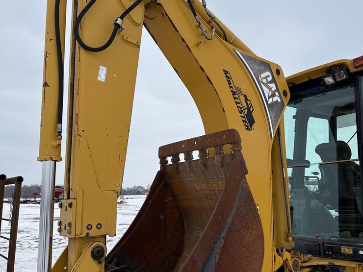 caterpillar-430d-image-13