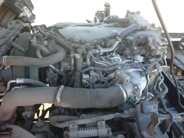 2018-isuzu-nqr-image-20