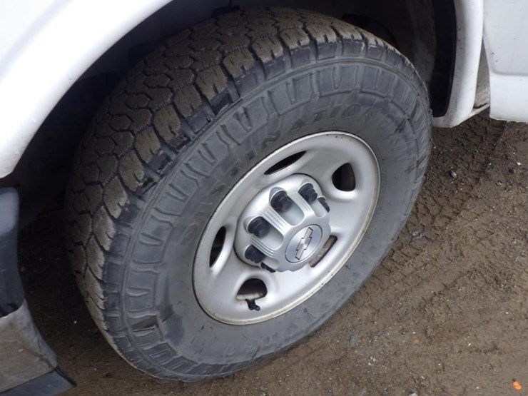 2017-chevrolet-express-2500-image-13