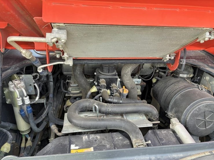 2021-kubota-svl97-2-image-19